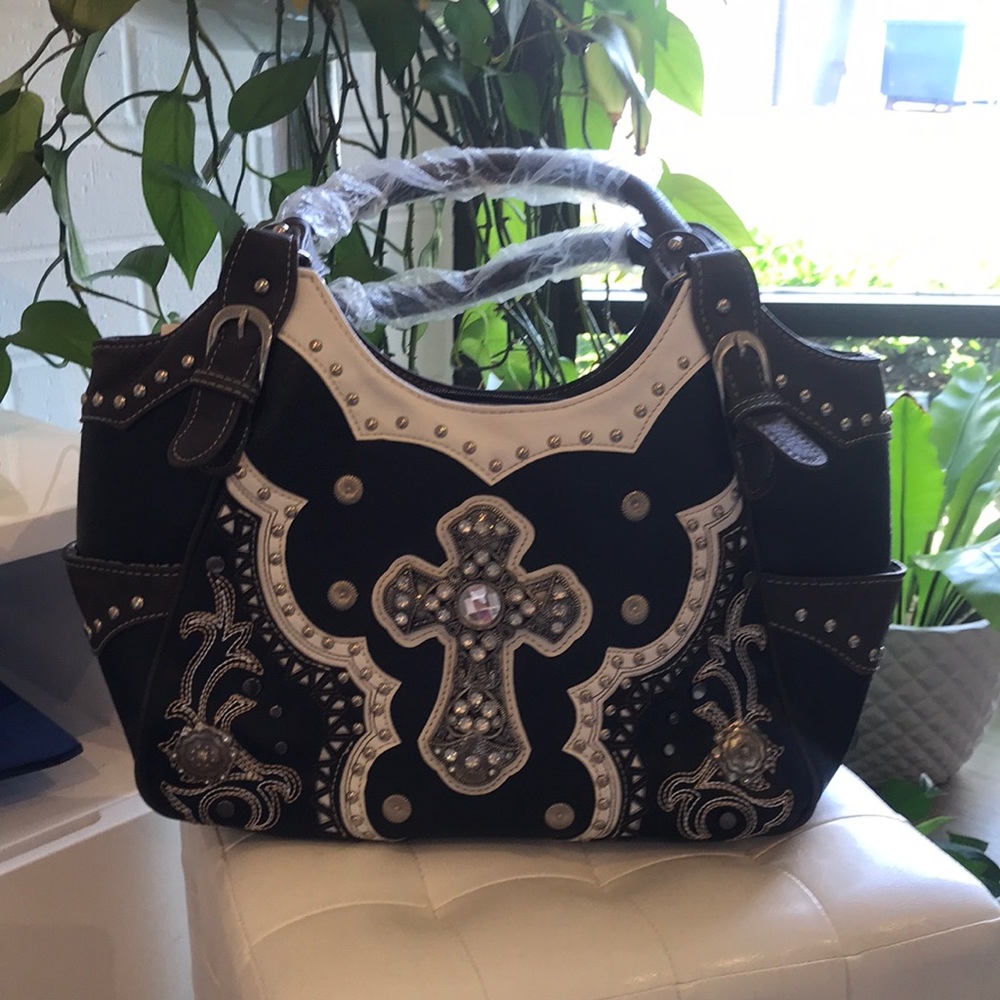 Leather purse Cross & studs embellishments NWT